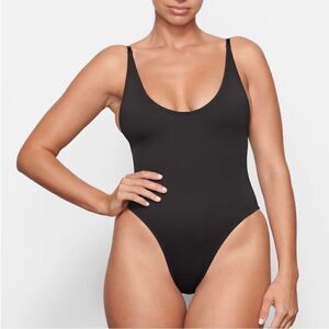 SKIMS scoop neck one piece NWT ONYX